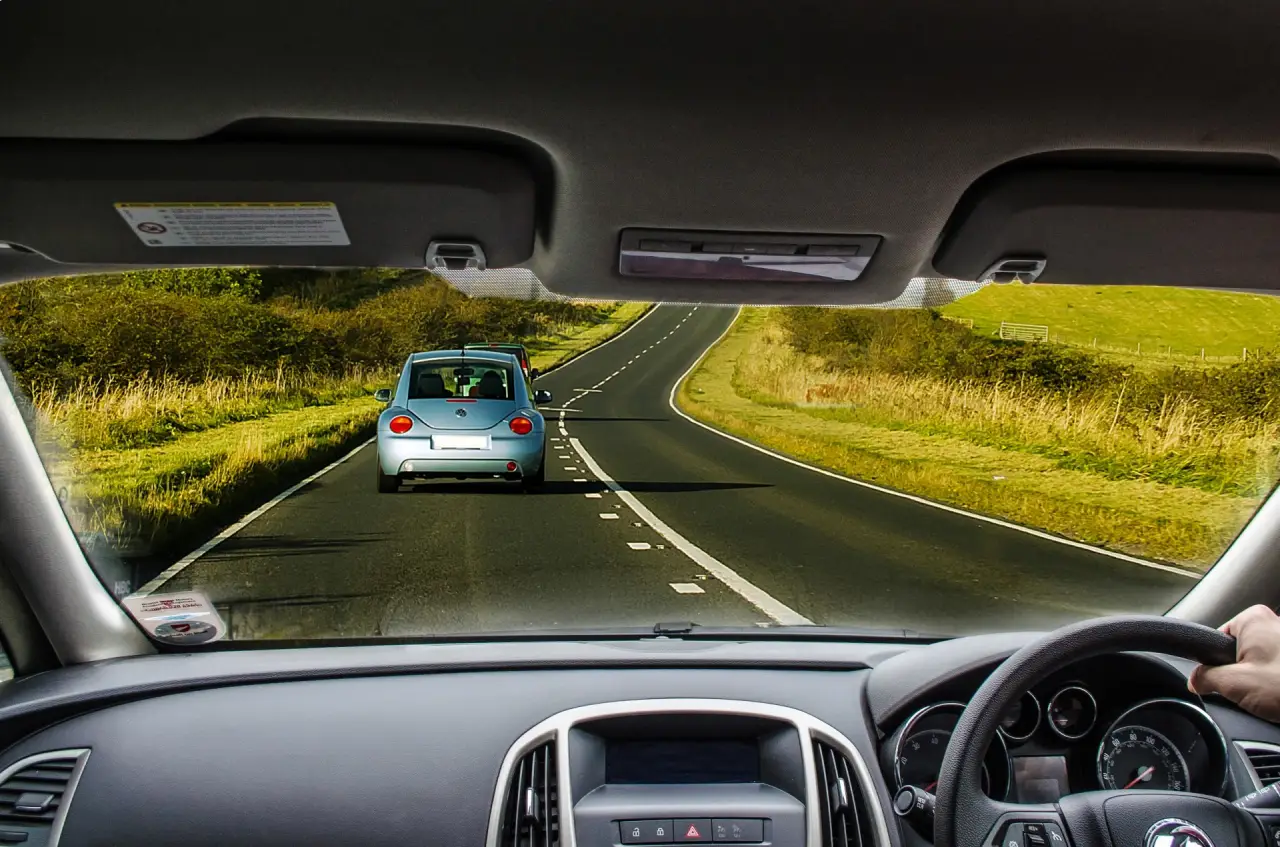 Driving Etiquette and Tips for a Smooth Car Rental Experience